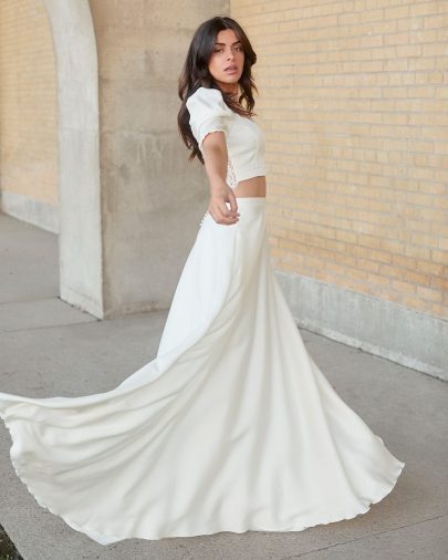 Aurélia Hoang - Robes de mariée - Collection 2022 - Blog mariage : La mariée aux pieds nus