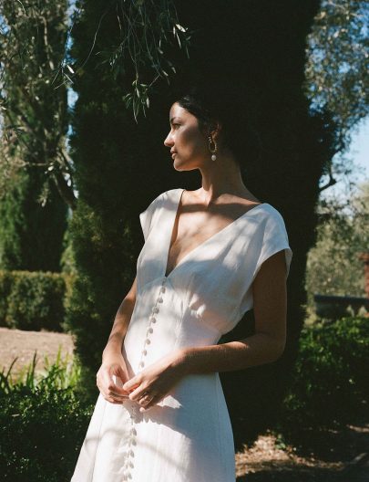 Azeline - Robes de mariée - Collection 2024 - Photos : Mélodie Roux Dufort - Blog mariage : La mariée aux pieds nus