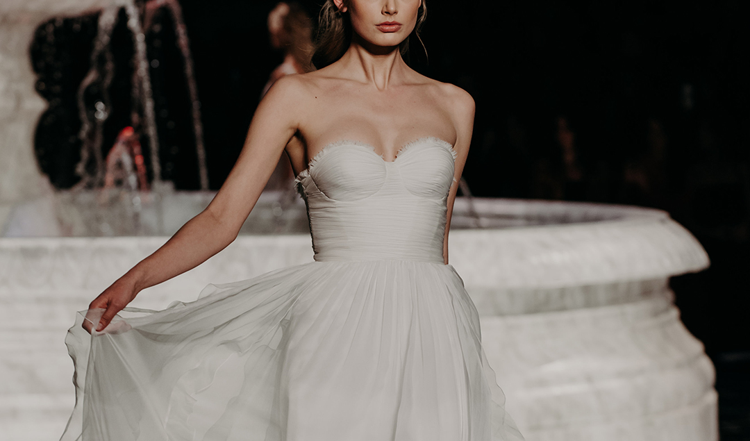 Pronovias - Collection 2018 - Barcelona Bridal Week - La mariée aux pieds nus - Photos : The Quirky