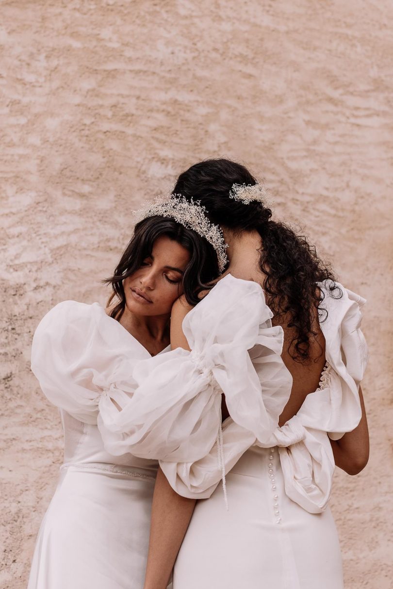 Bijoux Sauvaje - Accesoires de mariée - Photos : Les Bandits - Reflets Fleurs - Blog mariage : La mariée aux pieds nus