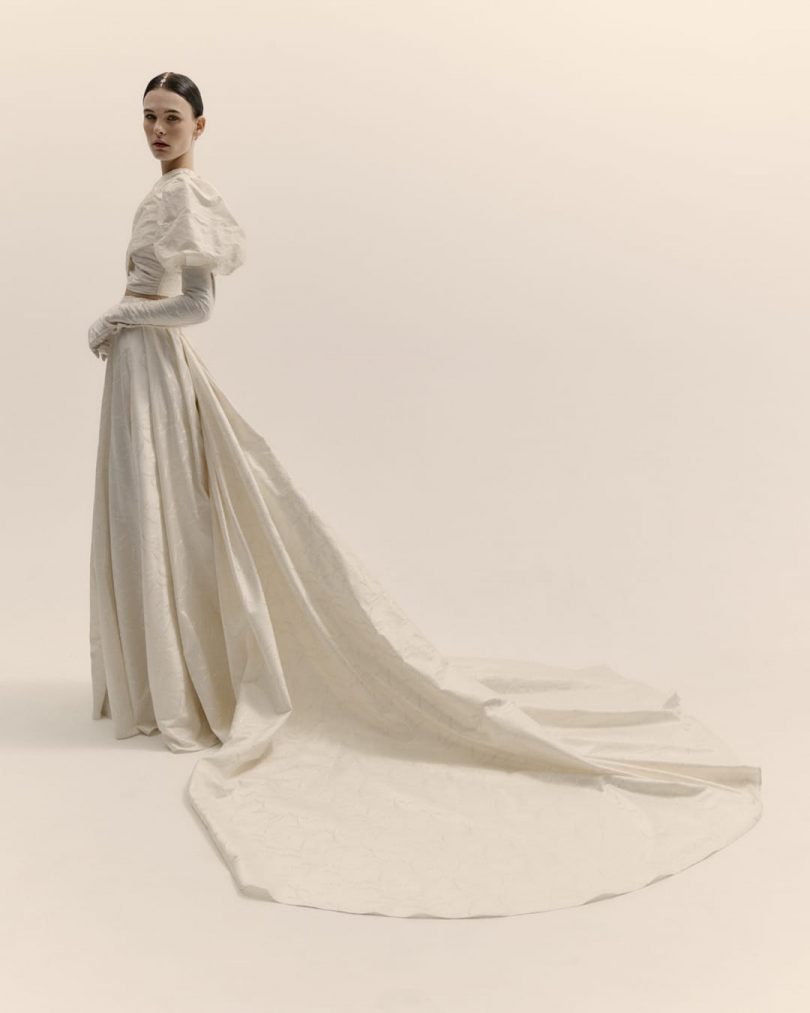 Blanche - Robes de mariée - Collection 2024 - Photos : Matthieu Delbreuve - Blog mariage : La mariée aux pieds nus