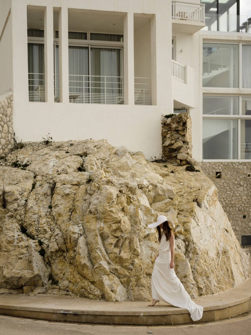 By Romance, prêt-à-porter mariée - Collection 2022 - Photos : Yann Audic - Blog mariage : La mariée aux pieds nus