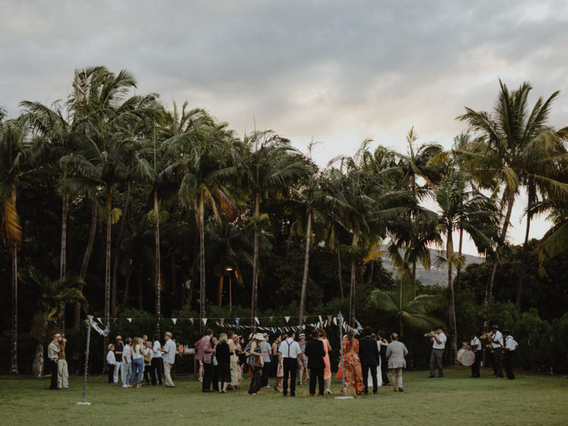 Un mariage végétal à La Réunion - A découvrir sur le blog mariage www.lamarieeauxpiedsnus.com - Photos : Capyture