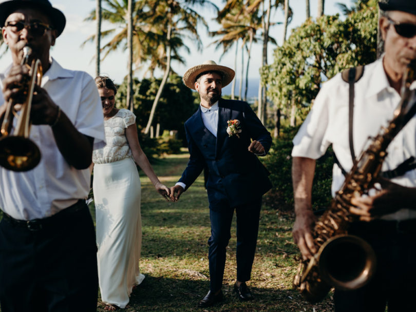 Un mariage végétal à La Réunion - A découvrir sur le blog mariage www.lamarieeauxpiedsnus.com - Photos : Capyture