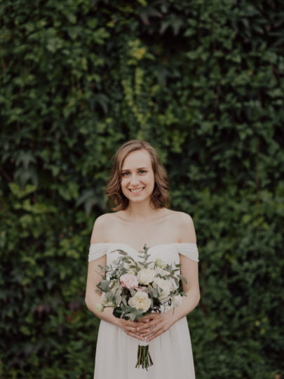 Un mariage simple et champêtre en Alsace - A découvrir sur www.lamarieeauxpiedsnus.com - Photos : Capyture