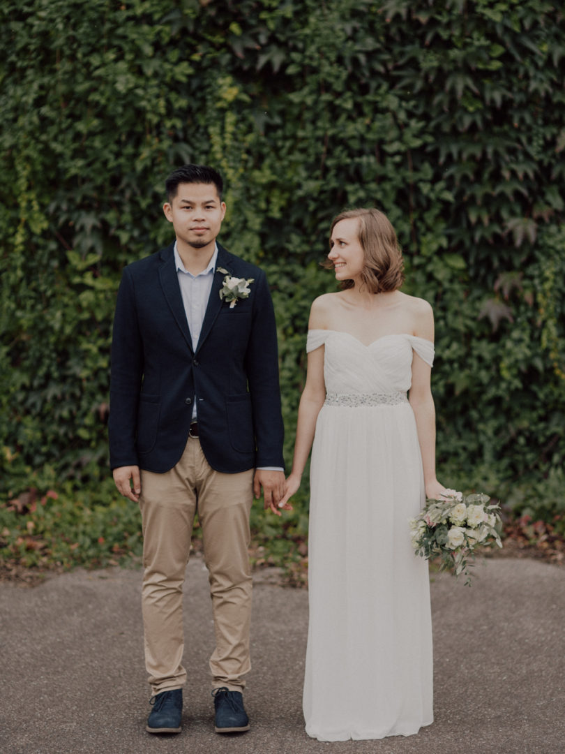 Un mariage simple et champêtre en Alsace - A découvrir sur www.lamarieeauxpiedsnus.com - Photos : Capyture