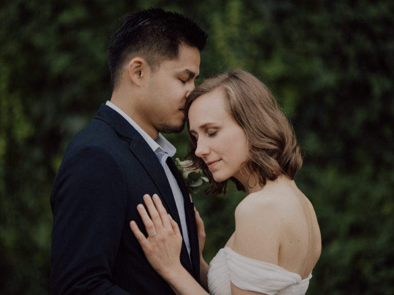 Un mariage simple et champêtre en Alsace - A découvrir sur www.lamarieeauxpiedsnus.com - Photos : Capyture