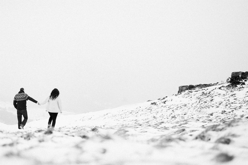 Capyture - Une seance engagement sous la neige - La mariee aux pieds nus