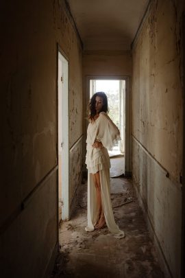 Cécile Casabianca - Robes de mariée - Collection 2020 - Photos : Aurélien Bretonnière - Blog mariage : La mariée aux pieds nus