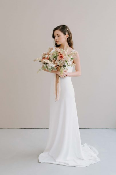 Bien choisir et tenir votre bouquet de mariée - Botanique Bazar - Blog mariage : La mariée aux pieds nus