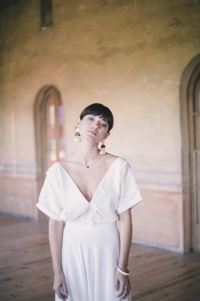 Christina Sfez - Robes de mariée - Collection 2018 - Blog mariage : La mariée aux pieds nus