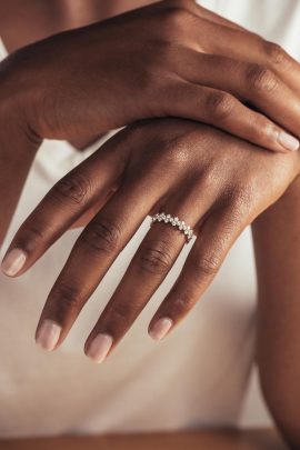 Comment bien choisir ses alliances de mariage ? - Gemmyo - Blog mariage : La mariée aux pieds nus