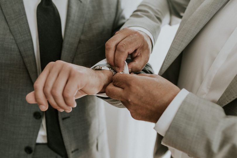 Comment choisir votre costume pour assister à un mariage ? Blog mariage : La mariée aux pieds nus