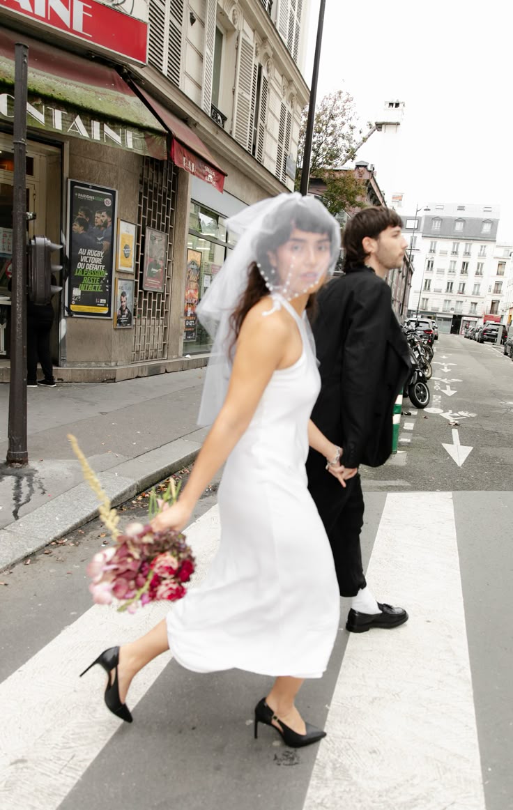 Comment organiser une cérémonie civile simple et élégante ? - Blog mariage : La mariée aux pieds nus