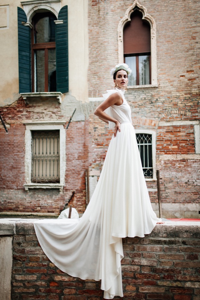 Constance Fournier - Robes de mariée - Collection 2017 - A découvrir sur le blog mariage www.lamarieeauxpiedsnus.com