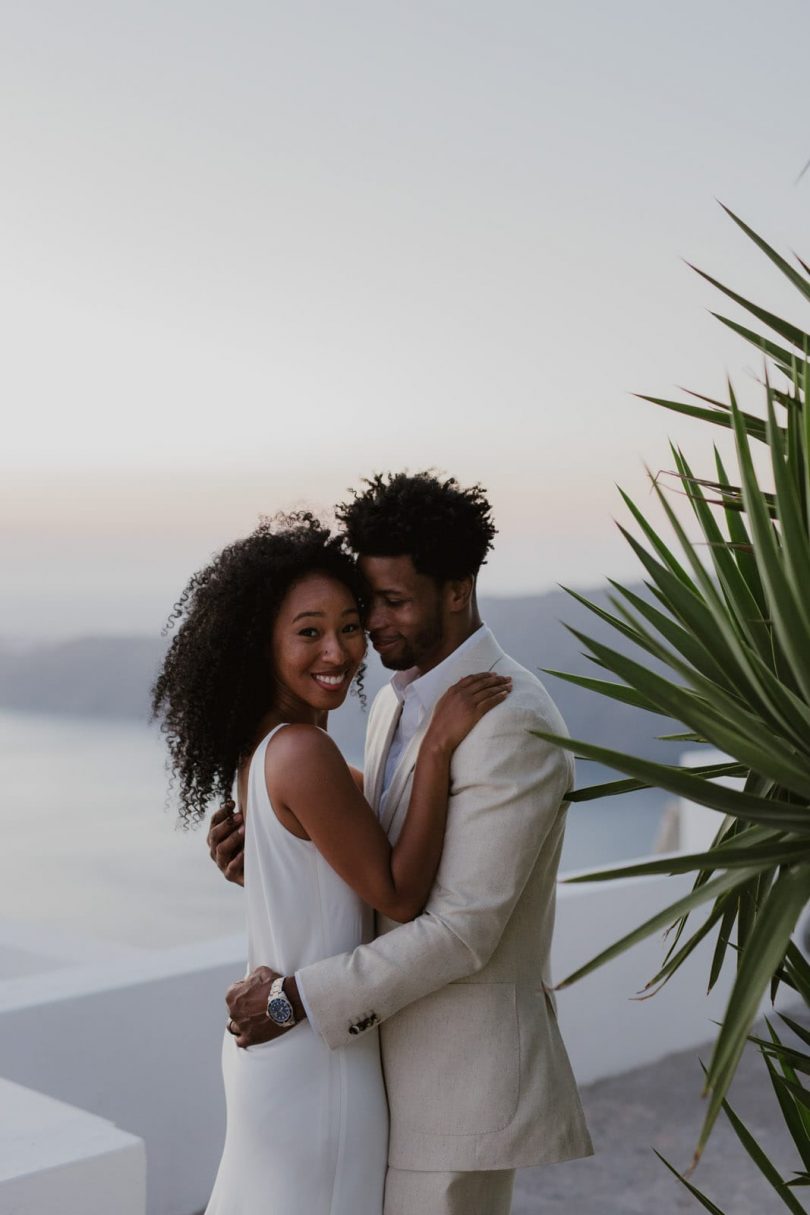 Une elopement sur l'île de Santorin - Photos : Days Made Of Love - Blog mariage : La mariée aux pieds nus