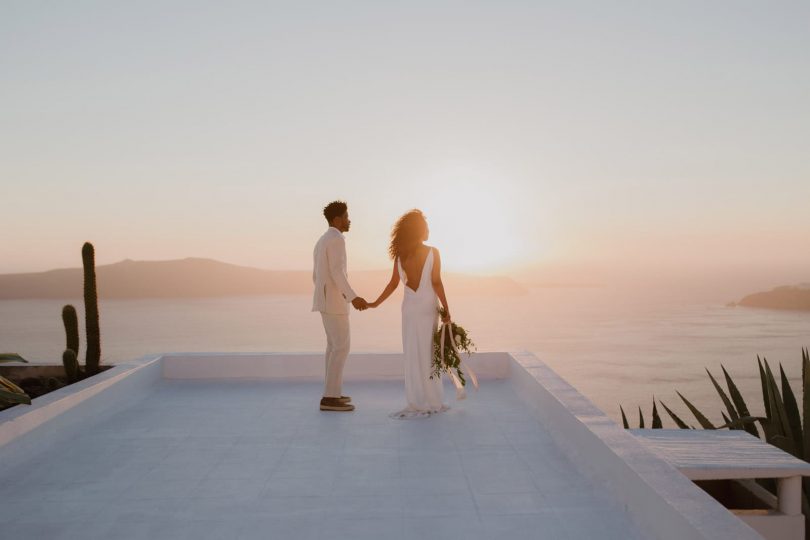 Une elopement sur l'île de Santorin - Photos : Days Made Of Love - Blog mariage : La mariée aux pieds nus