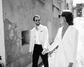 Les démarches administratives à faire après le mariage - Blog mariage : La mariée aux pieds nus - Photos : Pinewood Weddings