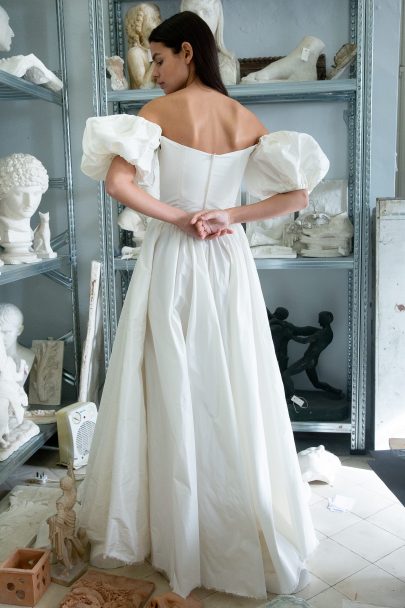 Diane de Malherbe - Robes de mariée - Collection 2022 - Blog mariage : La mariée aux pieds nus