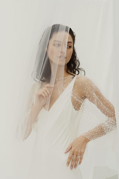 Douze Paris - Joaillerie de mariage - Bagues de fiançailles - Blog mariage : La mariée aux pieds nus