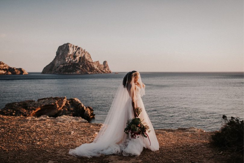 Un elopement bohème à Ibiza - Photos : El momento perfecto fotografo - Blog mariage : La mariée aux pieds nus
