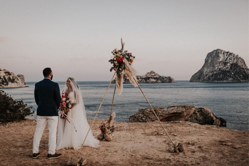 Un elopement bohème à Ibiza - Photos : El momento perfecto fotografo - Blog mariage : La mariée aux pieds nus