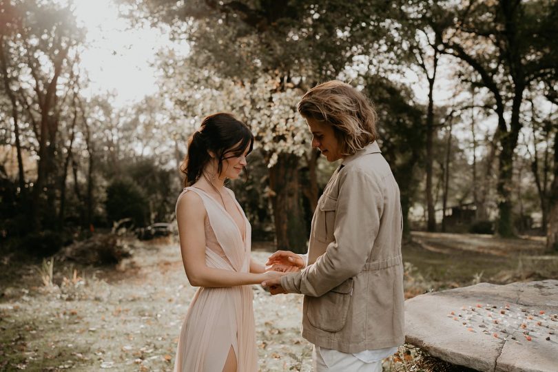 Un elopement au Coco Barn Wood Lodge près d'Hossegor dans les Landes - Photos : The Quirky - Blog mariage : La mariée aux pieds nus