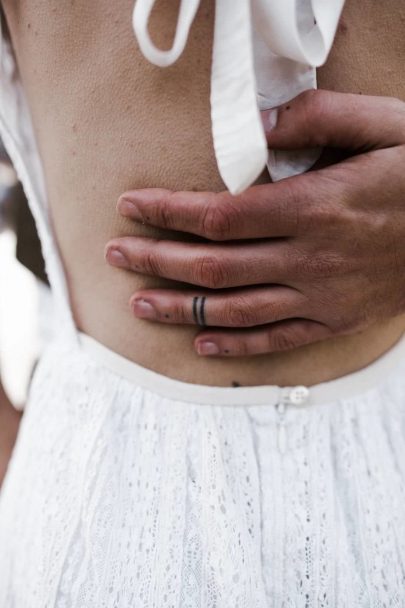 Un elopement dans une forêt des Pyrénées - Photos : Yoris Photographe - A découvrir sur le blog mariage www.lamarieeauxpiedsnus.com