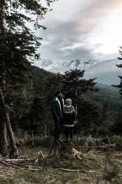 Un elopement dans une forêt des Pyrénées - Photos : Yoris Photographe - A découvrir sur le blog mariage www.lamarieeauxpiedsnus.com