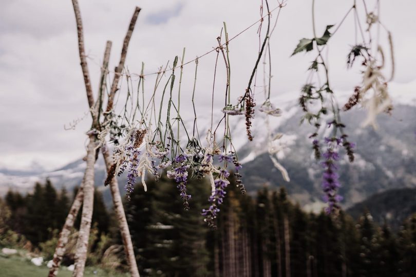 Un elopement au Gite du Passant dans les Alpes - Photos : Sidonie Vidal - Blog mariage : La mariée aux pieds nus