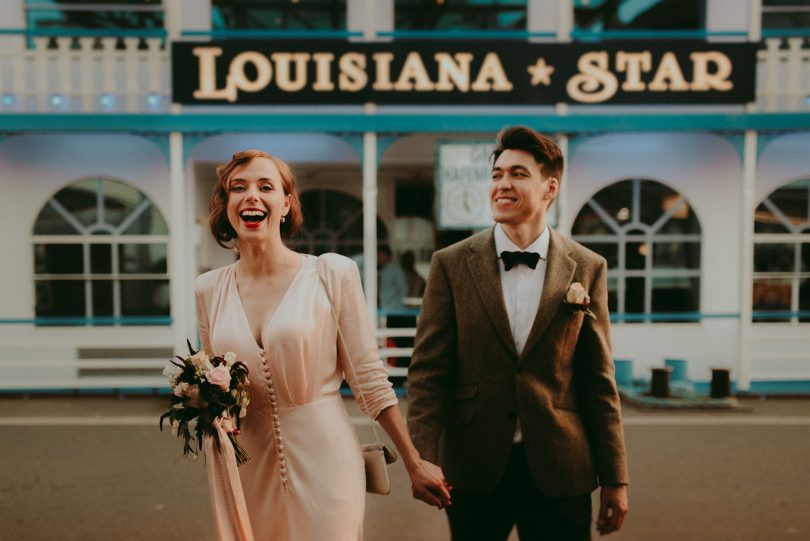 Un elopement sur un bateau à Hambourg - La mariée aux pieds nus