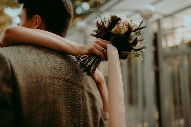 Un elopement sur un bateau à Hambourg - La mariée aux pieds nus