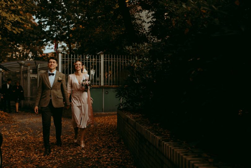 Un elopement sur un bateau à Hambourg - La mariée aux pieds nus