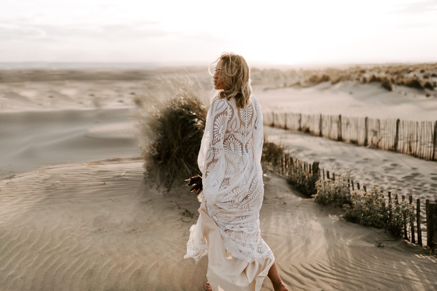 Un elopement sur la plage - Photos : Bel Esprit - Blog mariage : La mariée aux pieds nus