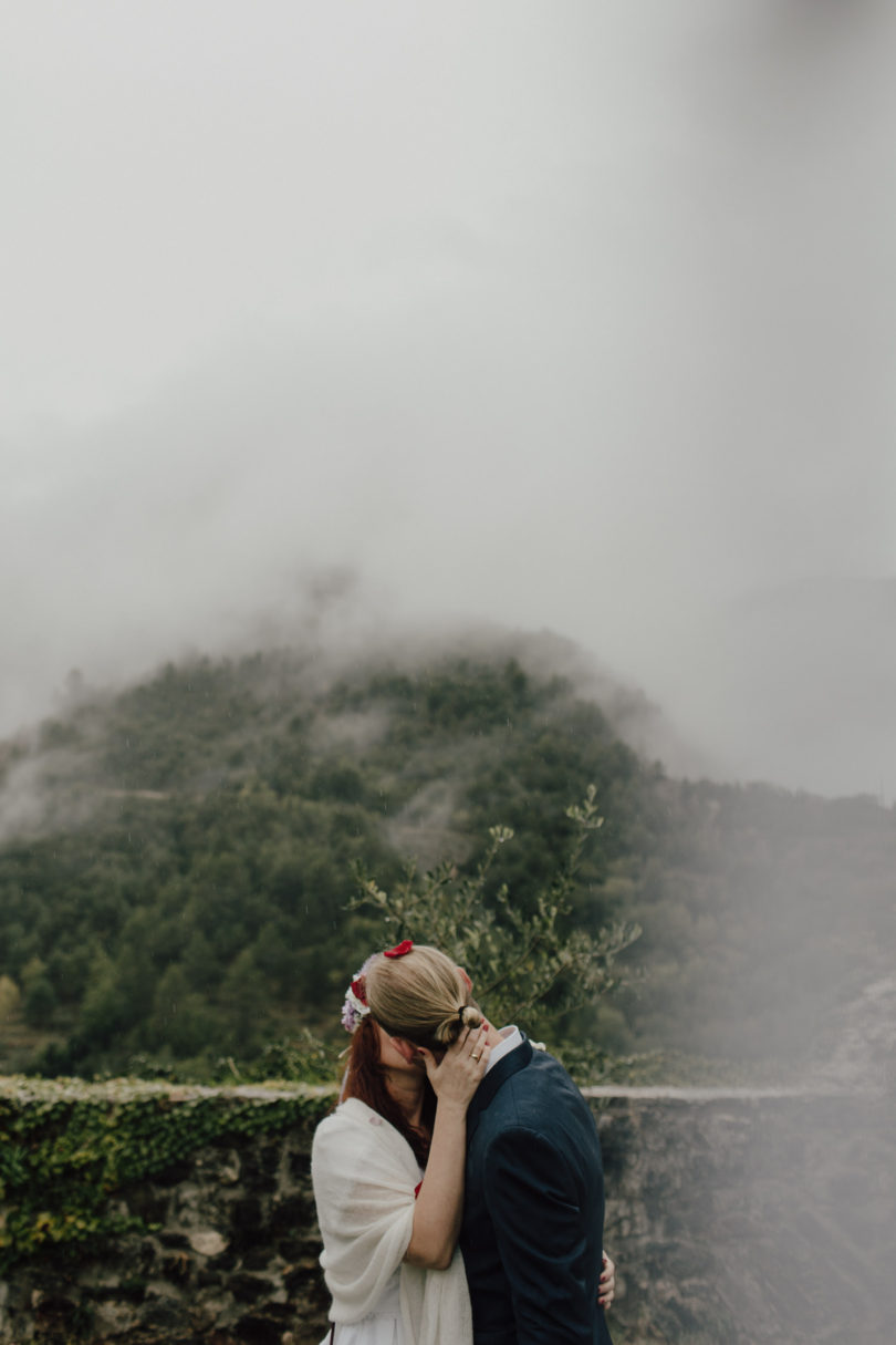 Un elopement sous la pluie - A découvrir sur le blog mariage www.lamarieeauxpiedsnus.com - photos Baptiste Hauville - You Made My Day