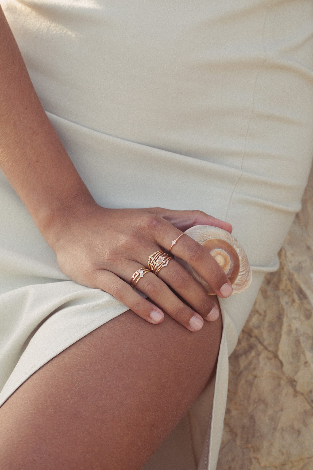 Emanuelle D'Ortoli - Joaillerie mariage - Bagues de fiancailles et alliances de mariage - Blog mariage : La mariée aux pieds nus