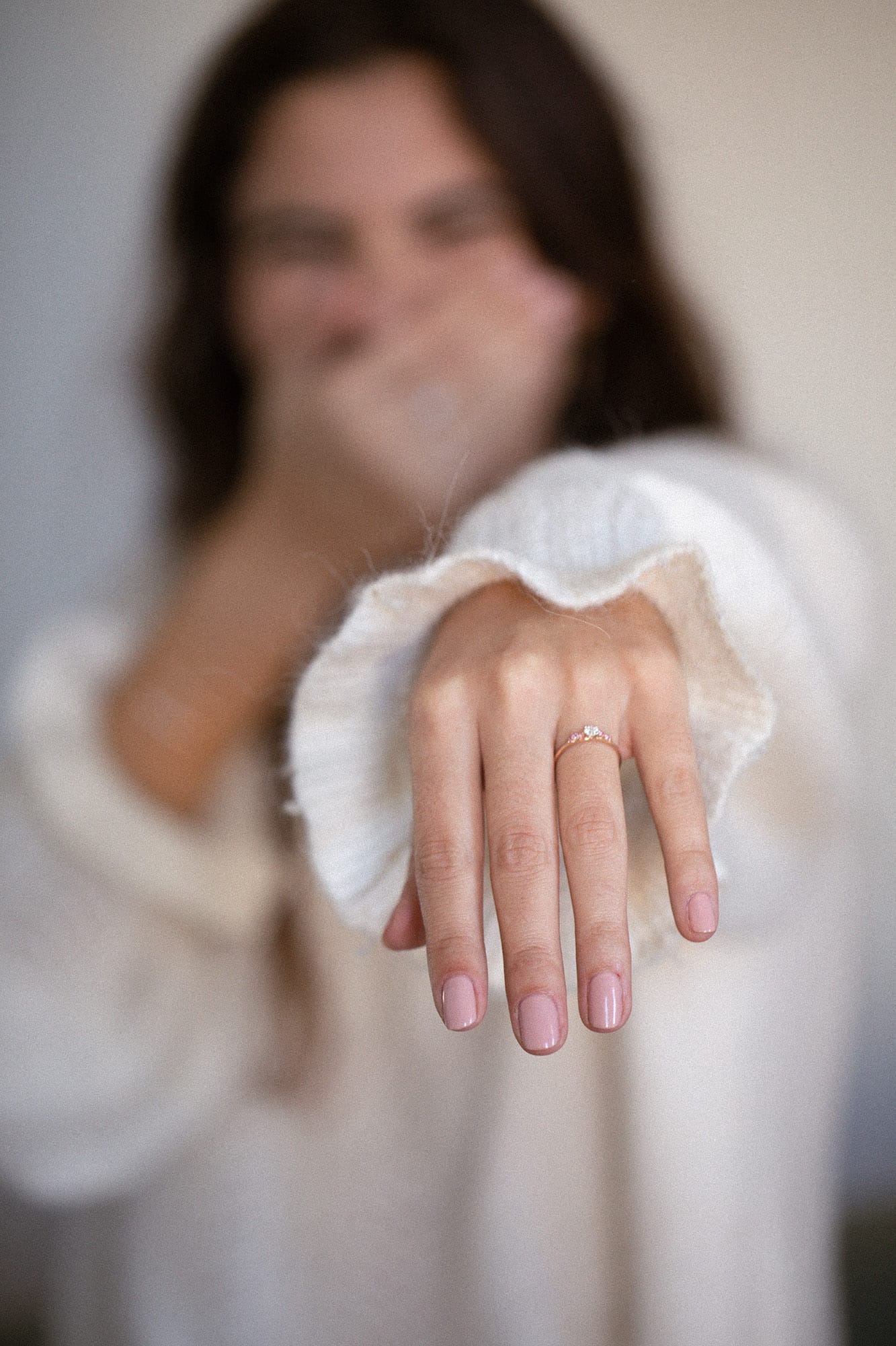 Emanuelle D'Ortoli - Joaillerie mariage - Bagues de fiancailles et alliances de mariage - Blog mariage : La mariée aux pieds nus