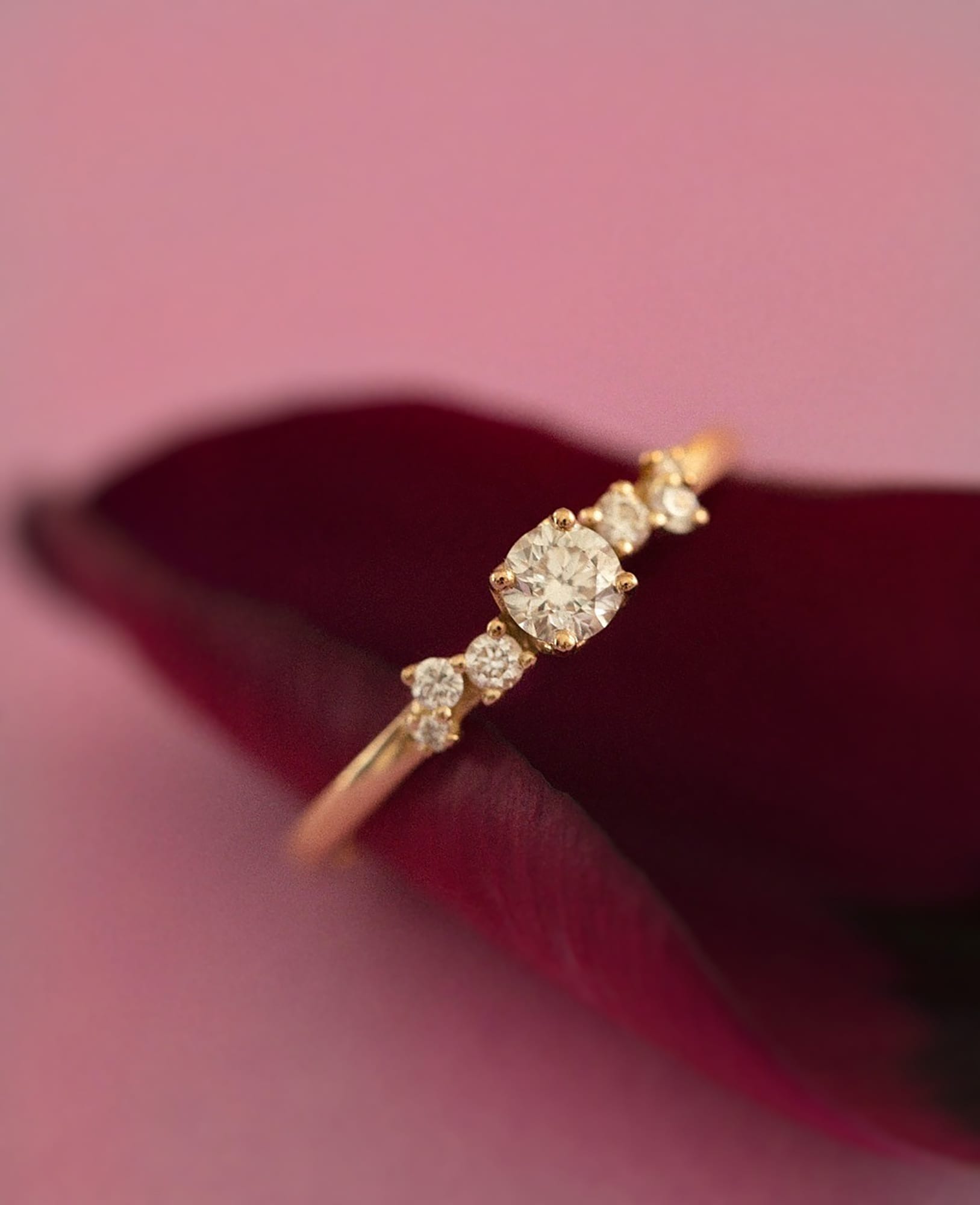 Emanuelle D'Ortoli - Joaillerie mariage - Bagues de fiancailles et alliances de mariage - Blog mariage : La mariée aux pieds nus