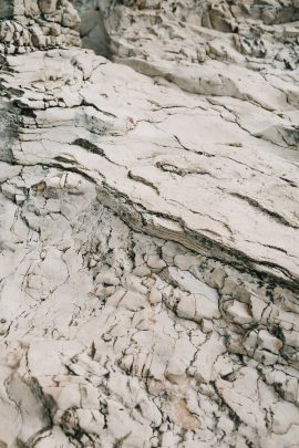 Une séance engagement en Ardèche - Photos : Neupap Photography - A découvrir sur le blog mariage La mariée aux pieds nus