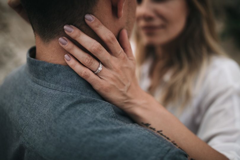 Une séance engagement en Ardèche - Photos : Neupap Photography - A découvrir sur le blog mariage La mariée aux pieds nus