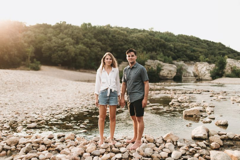 Une séance engagement en Ardèche - Photos : Neupap Photography - A découvrir sur le blog mariage La mariée aux pieds nus