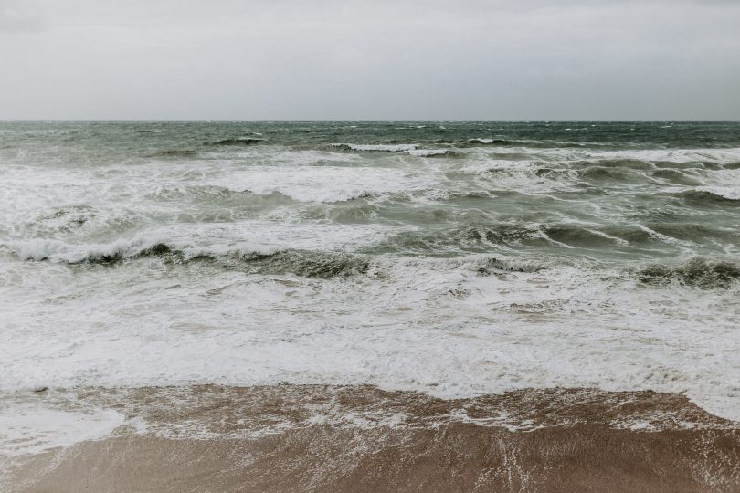 Une séance engagement sur la Côte Atlantique près de Noirmoutier - Photos : Mademoiselle Do - Blog mariage : La mariée aux pieds nus