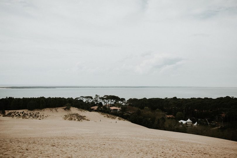 Une séance engagement sur la Dune du Pilat - Photos : Coralie Lescieux - Blog mariage : La mariée aux pieds nus