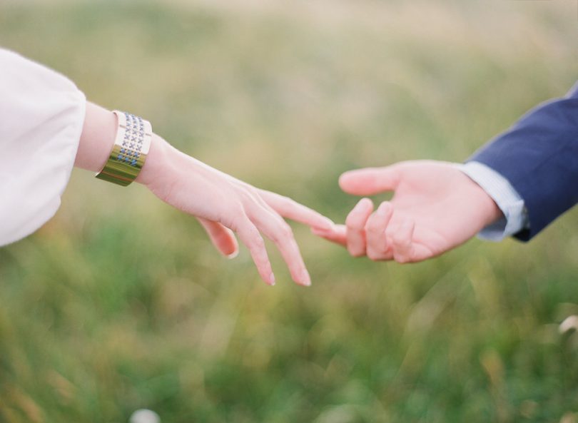 Une séance engagement sur les falaises d'Etretat - Photos : Alain M - Blog mariage : La mariée aux pieds nus