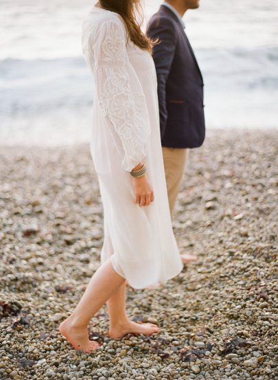 Une séance engagement sur les falaises d'Etretat - Photos : Alain M - Blog mariage : La mariée aux pieds nus