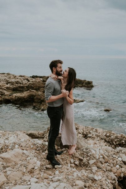 Une séance engagement à Eze - Photos : Madame A Photographie - Blog mariage : La mariée aux pieds nus