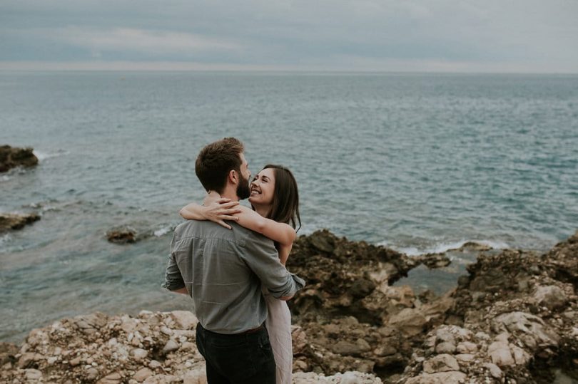 Une séance engagement à Eze - Photos : Madame A Photographie - Blog mariage : La mariée aux pieds nus