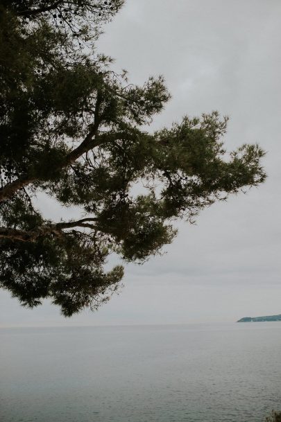 Une séance engagement à Eze - Photos : Madame A Photographie - Blog mariage : La mariée aux pieds nus