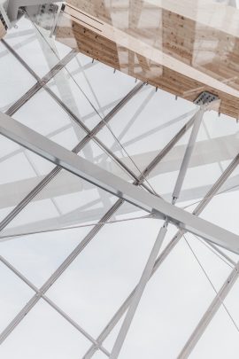 Une séance engagement à la Fondation Louis Vuitton - Photos : Warren Lecart - Blog mariage : La mariée aux pieds nus