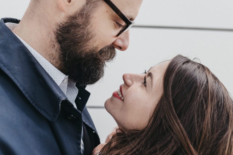 Une séance engagement à la Fondation Louis Vuitton - Photos : Warren Lecart - Blog mariage : La mariée aux pieds nus